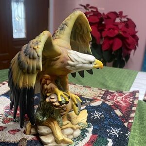 Majestic Eagle Figurine - Multicolor